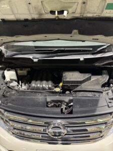 足回りからエンジンルームもしっかりと点検します